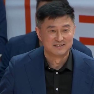 kaiyun-杜锋：拉科塞维奇首秀整体表现不错，但防守和分享球还需要磨合
